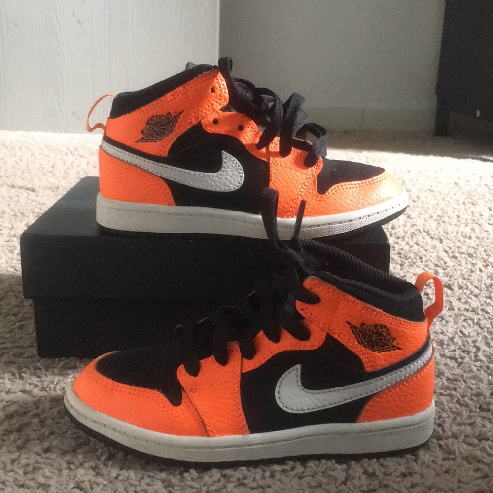 12c Jordan Mid